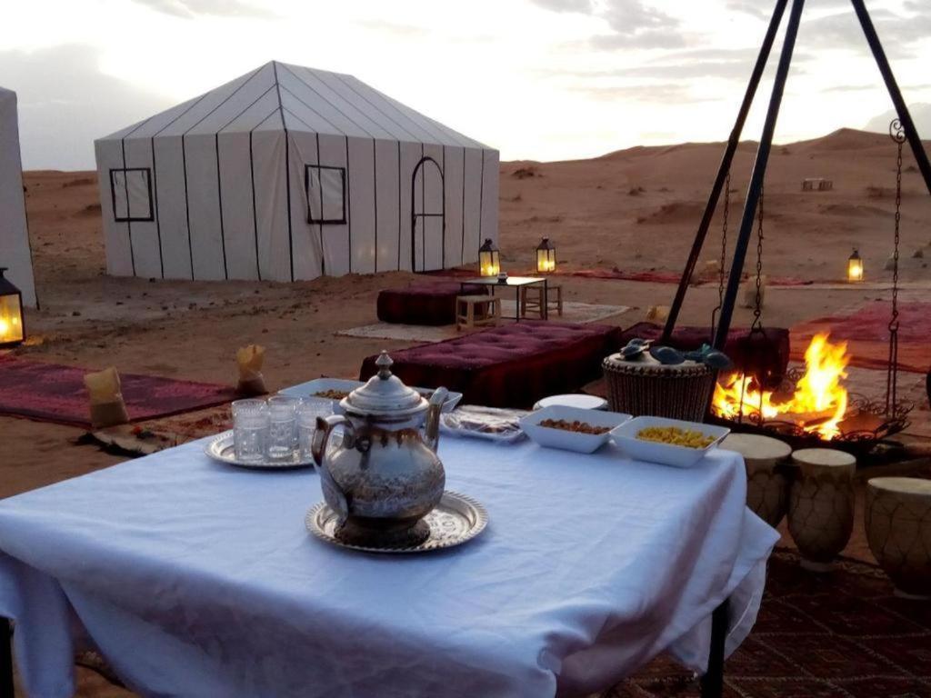 Ahlam Luxury Camp Hotel Мерцуга Екстериор снимка